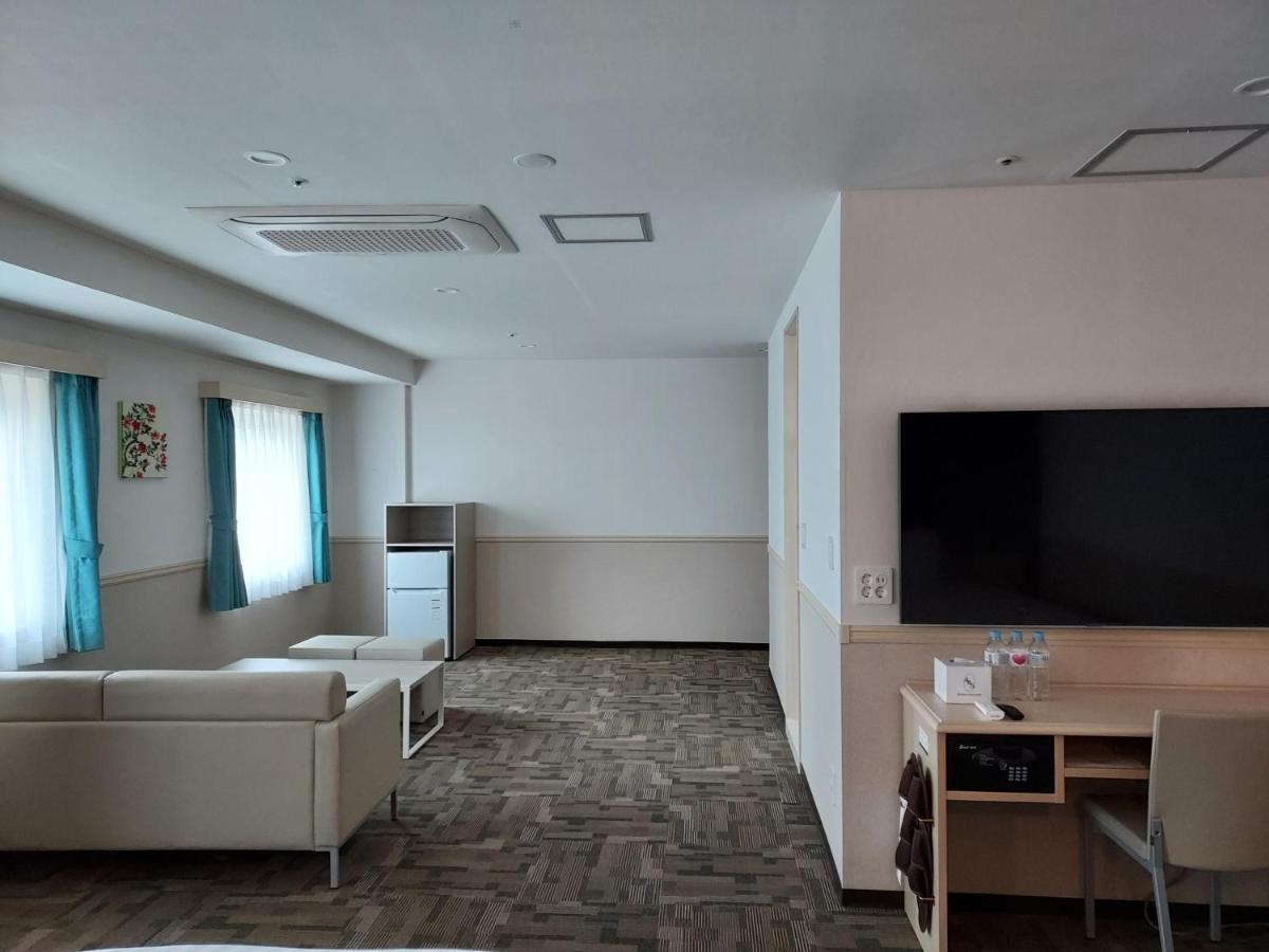 Toyoko Inn Чханвон Екстер'єр фото