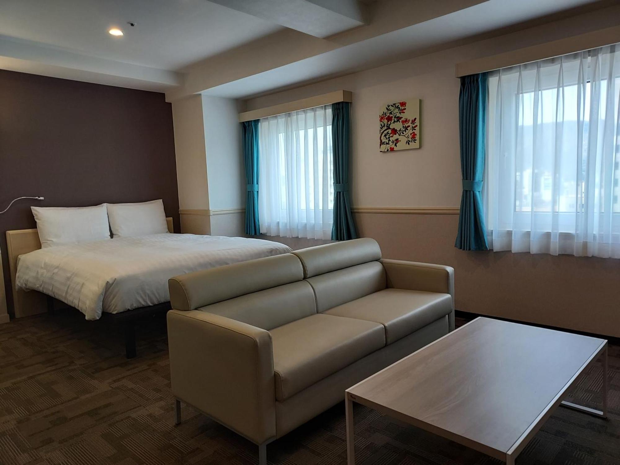 Toyoko Inn Чханвон Екстер'єр фото