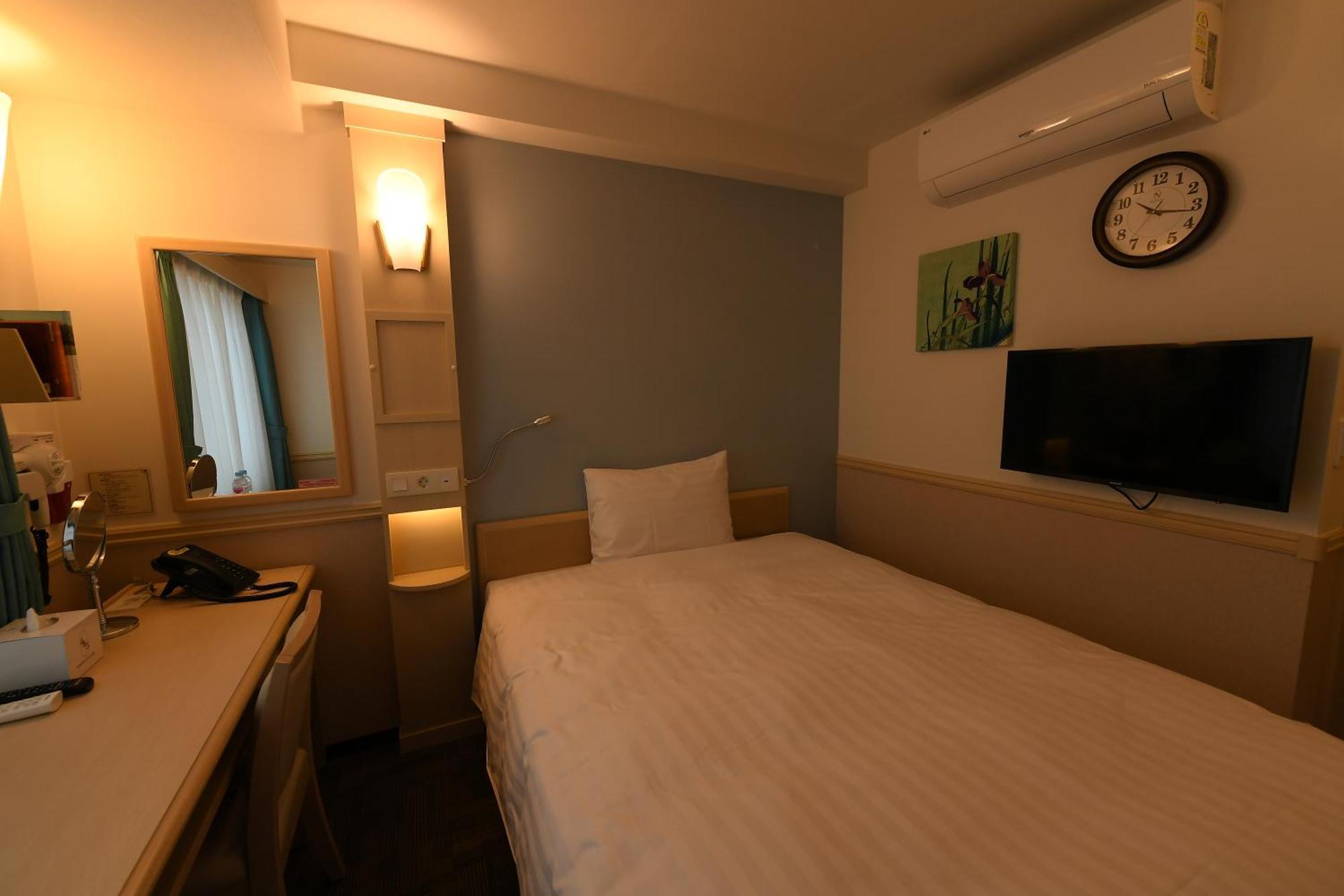 Toyoko Inn Чханвон Екстер'єр фото