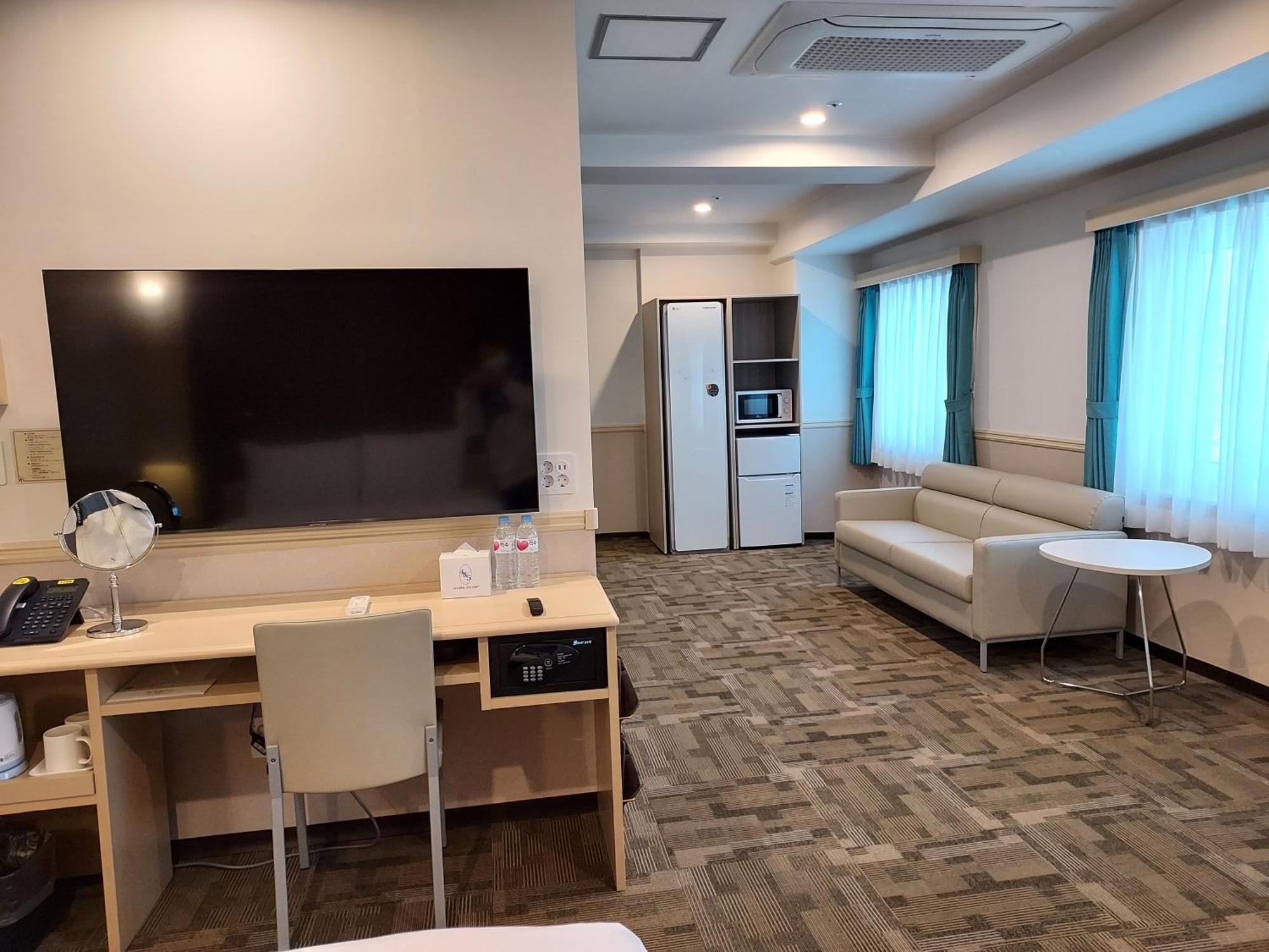 Toyoko Inn Чханвон Екстер'єр фото
